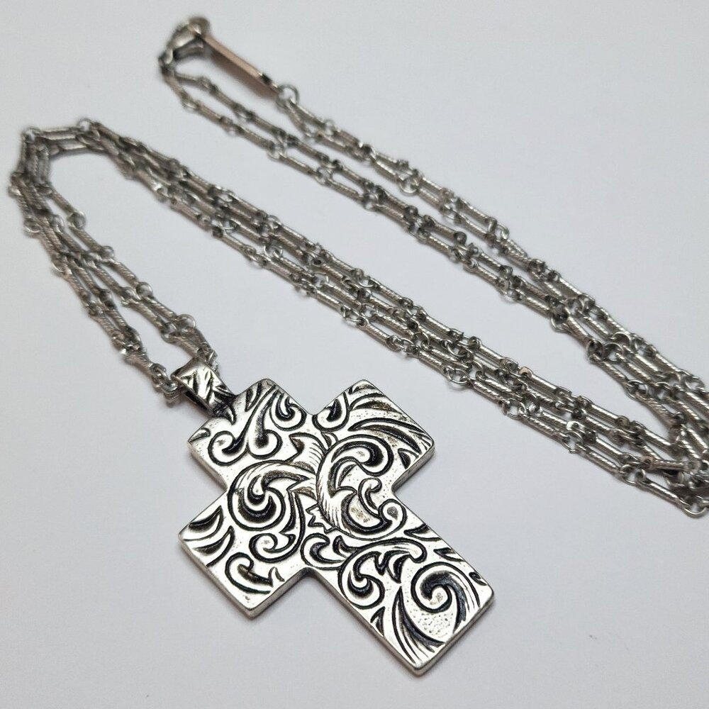 Vintage Chunky Cross Pendant Necklace Silver Tone Religious Christian Jewelry